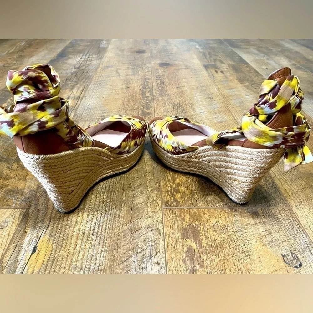 Ugg Australia Lucianna Platform Sandals Women’s Size 5.5